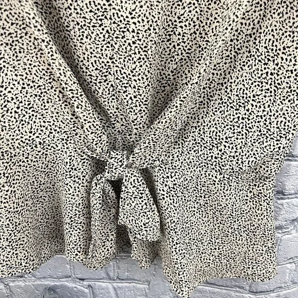 Sienna Sky Tie Front V-Neck Blouse Flutter Sleeves Size M - Picture 10 of 12